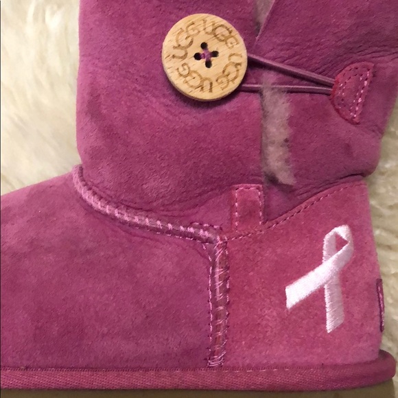 UGGs - Picture 3 of 4